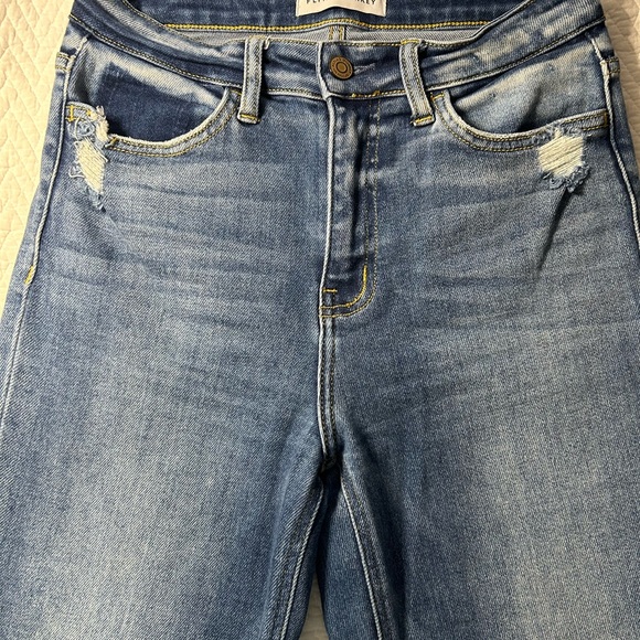 Flying monkey women’s size 26 high waisted, distressed jeans with frayed hem - Picture 3 of 10